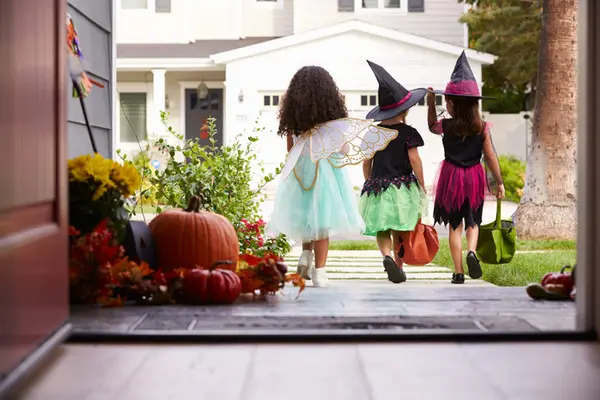 Photo of kids on Halloween